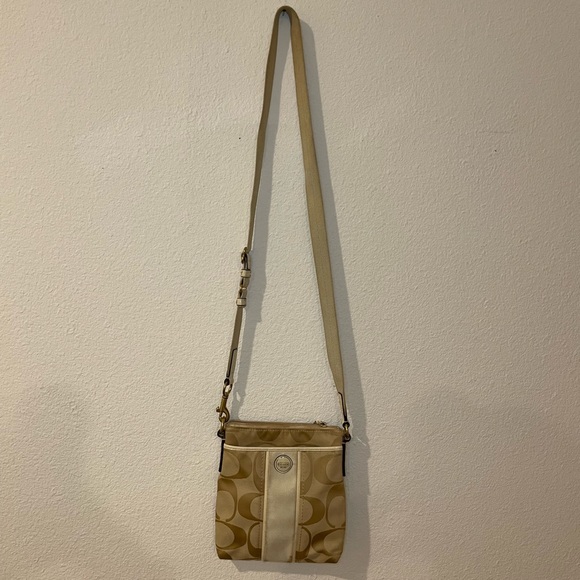 Coach Small Crossbody - Picture 3 of 8